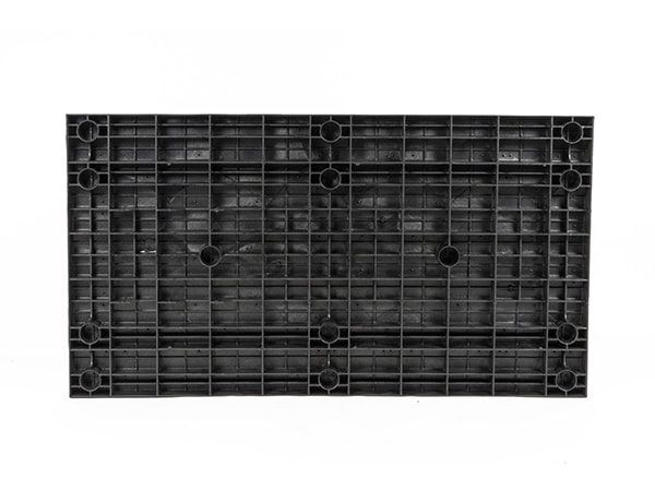 underside view of plastic 66x36 Solid Top